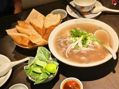 -大头虾越式风味餐厅(光明广场店)