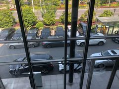 -杭州中升之星奔驰4S店(滨江店)