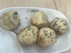 -小杨生煎(金山百联购物中心3楼店)