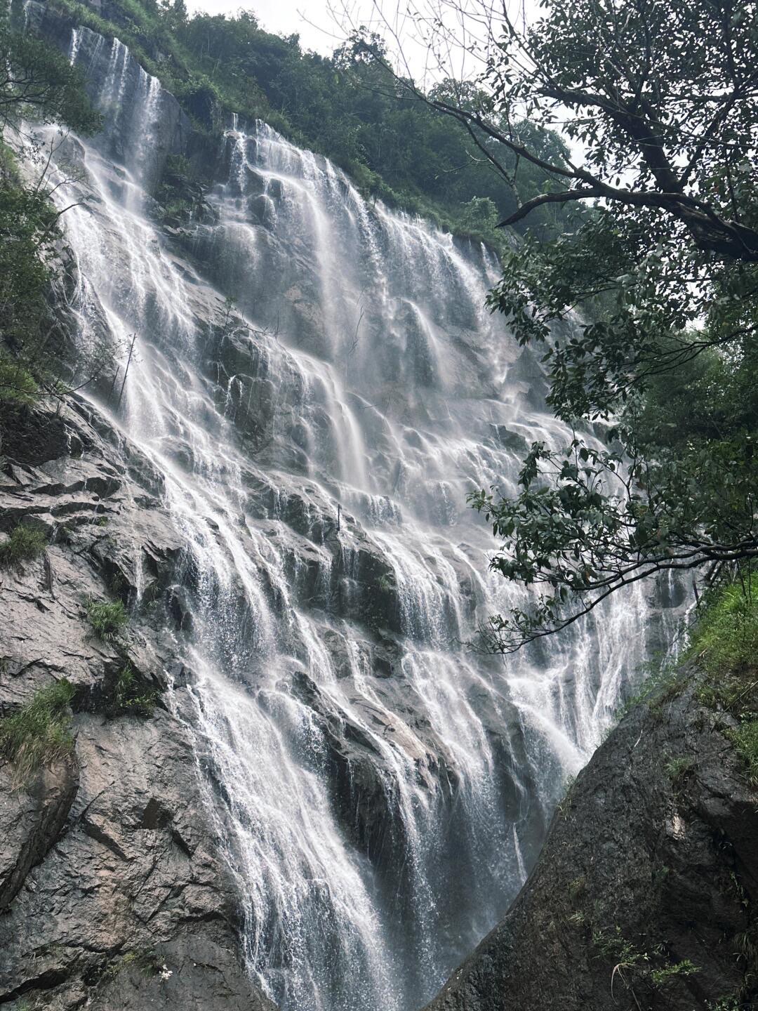 亚洲第一宽瀑布图片