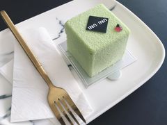 -UNI UNI(环亚凯瑟琳店)