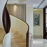 将百年法式轻轻举起