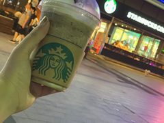 -星巴克臻选(盐城金鹰聚龙湖店)