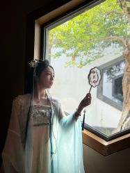 -一揽芳华汉服旗袍体验馆(拙政园店)