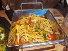 -川堂风·跷脚牛肉·乐山爆炒(宝山日月光店)