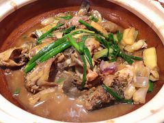 乳鸽炆黄骨鱼-七寸飝大饭店(马场店)