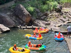 -安吉龙王山峡谷漂流