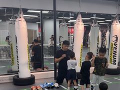 -拳力汇散打搏击泰拳俱乐部(绿地缤纷城店)