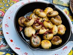 香煎小蘑菇-BROWNSTONE布朗石西班牙餐厅(富城店)