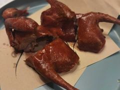 脆皮红烧乳鸽-和平馆·地道港澳茶餐厅(西门口店)