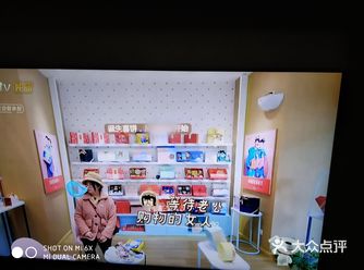 里面的吴尊和他老婆终于同台了，吴尊太太太帅了