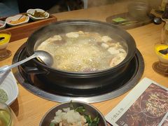 -一朵菌·野生菌探索家火锅(南亚店)