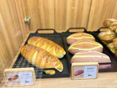 芋泥肉松面包-野上麦田(中贸广场店)