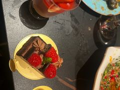 -雍容荟帝王蟹活龙虾展台自助(IFS黑金店)