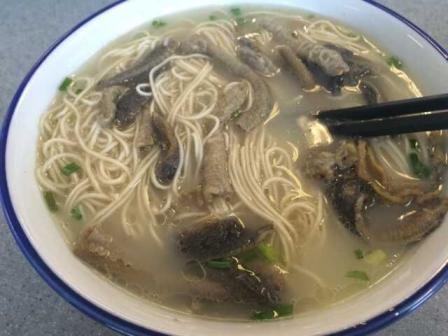 谢公阳孟河鳝丝面-" 中午十二点左右,店内人数了了无几,点.