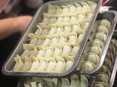 特色荠菜馄饨-潘国仙耳光馄饨(黄家阙路店)