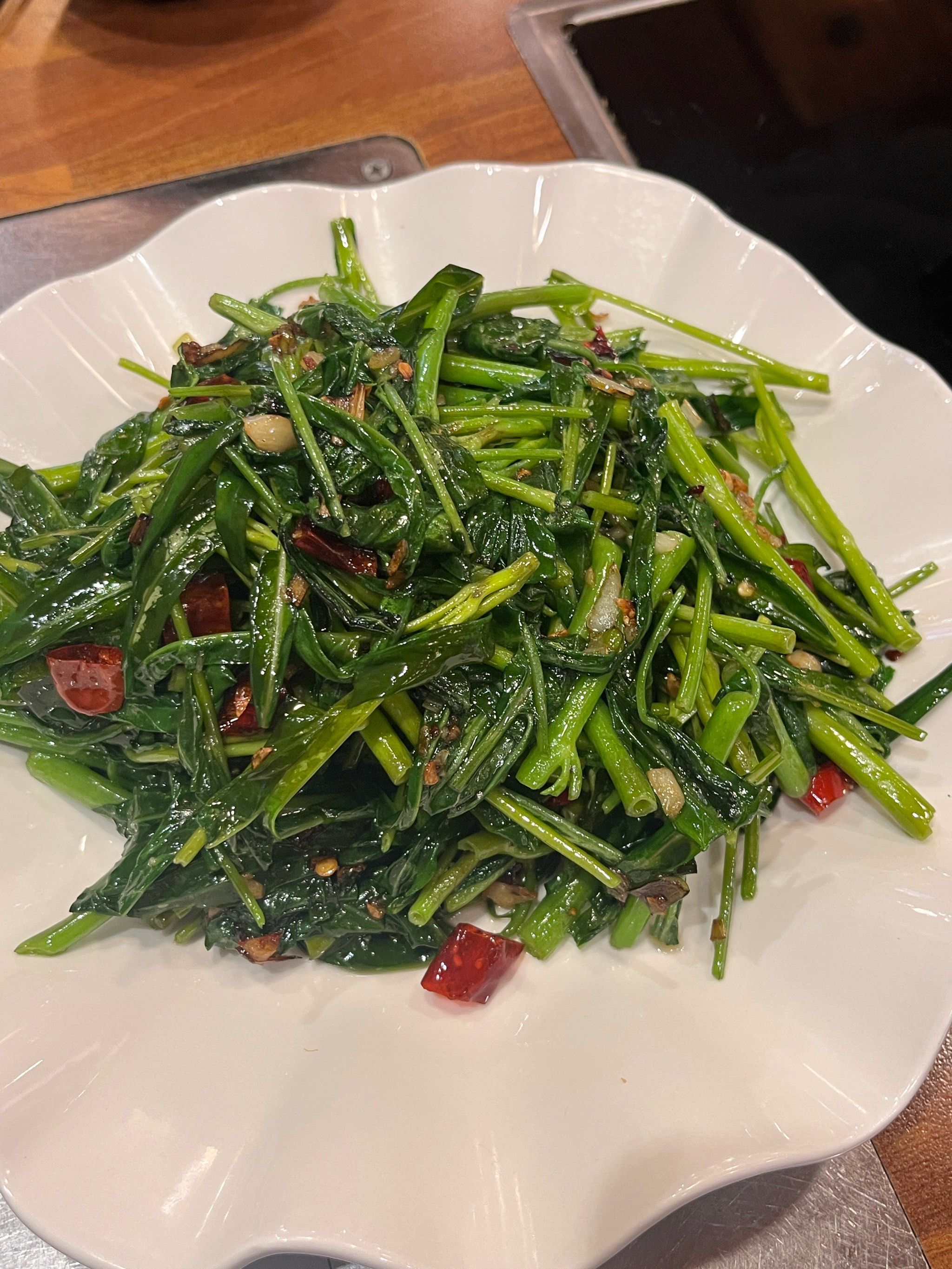 这家的招牌串👍🏻毋庸置疑
新🆕菜单要说一下
空心菜绝了啊