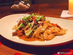 -The ROOF (通盈中心店)