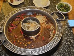 -杨肥肠火锅大排档(火车站花园店)