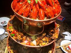 -沪小二炭火蛙锅(淮海中路美食不夜城店)