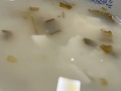 酸菜豆腐花稀饭-郑凉面24h店(黄金小区店)