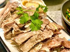 手抓羊肉-马老六清真餐饮(西站店)