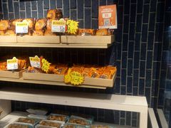 面包甜点陈列柜-皇家美孚·蛋糕外送(东部佳世客店)