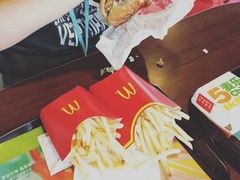 -麦当劳(展览路店)