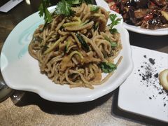 -东口码头·烧鸽子·鱼头泡饼·地方菜(金鹰悦城店)