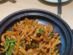 干锅笋-吕氏疙瘩汤·海鲜新鲁菜(凯德mall新都心店)