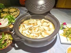 -慢丽江·云南野生菌土鸡锅(付家庄店)
