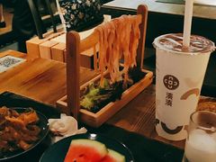 -湊湊火锅·茶憩(东城万达店)