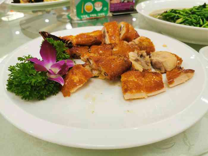 新月酒家(和信广场狮山店)