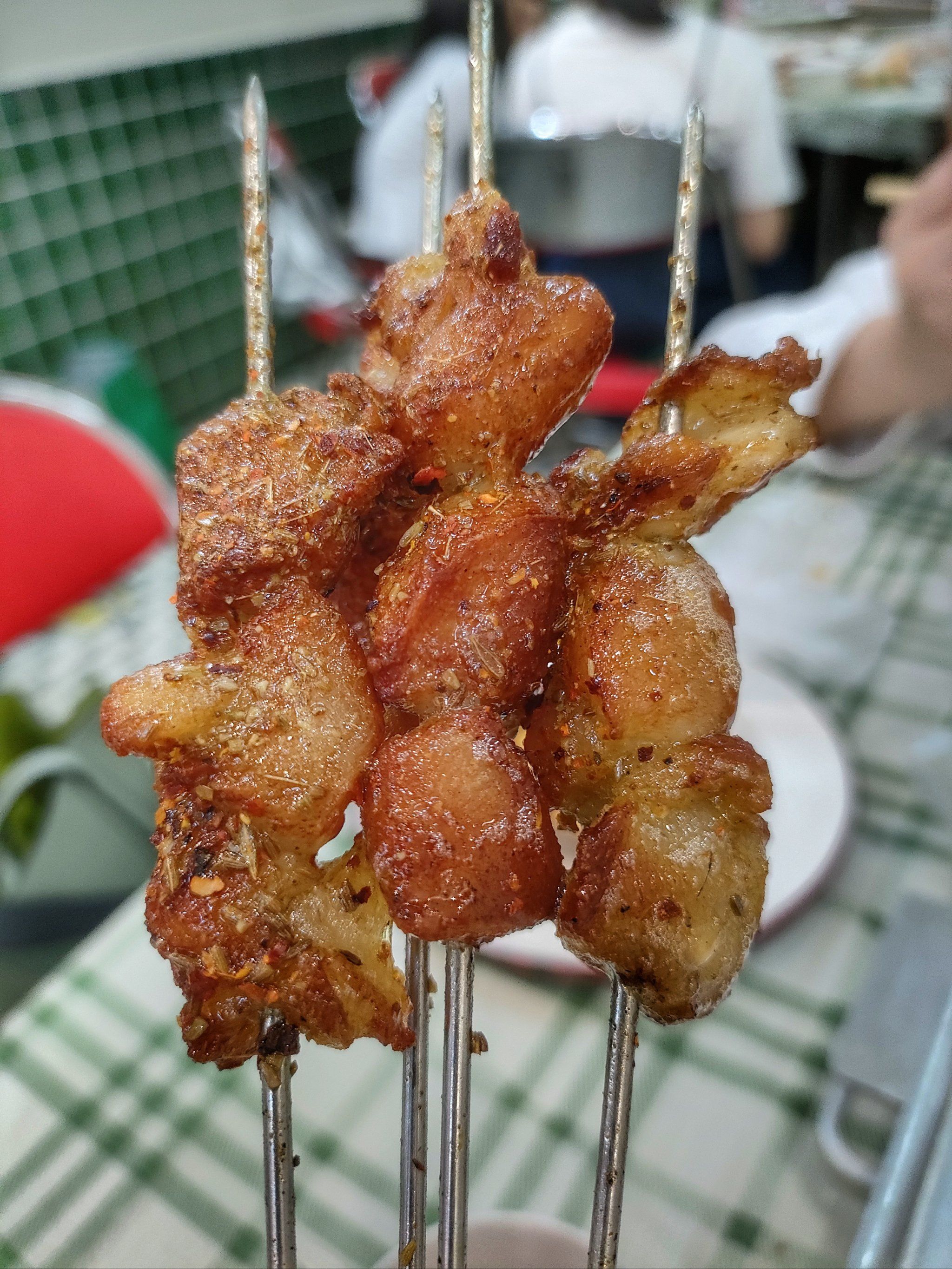 铁签子串的牛筋像极了20年前在朝阳村烧烤味道