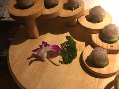 干贝咸蛋黄虾滑-哥老官重庆美蛙鱼头(西湖银泰十一哥店)