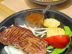 -玛格萝妮比萨屋(四平店)