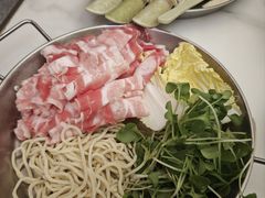 -捞小鲜虾滑海鲜自助火锅(嵊州吾悦店)
