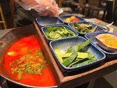 -楠小云·云南鲜牛野生菌自助火锅(九眼桥店)