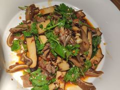 香干猪耳-费大厨辣椒炒肉(万家丽一店)