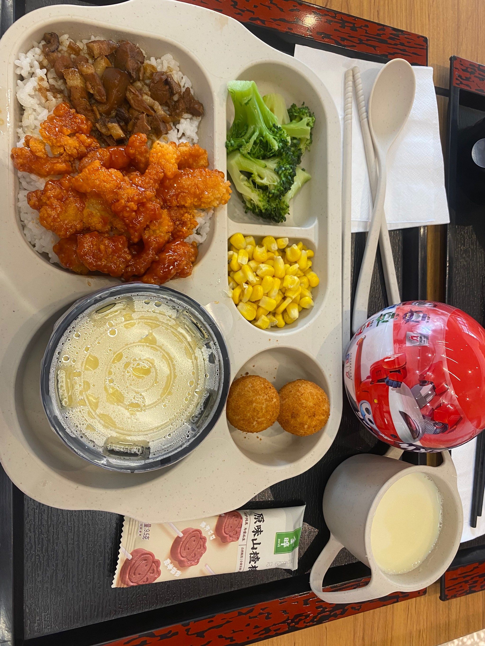 永和大王的儿童餐 好可爱 !