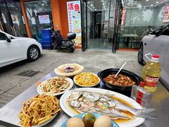 -丹水桥地锅鱼·翘嘴鲌·地方特色全鱼宴(丹江口大坝店)