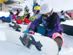 -石京龙滑雪场-停车场