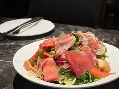桃子芭乐火腿沙拉-LESCEDARS Brasserie Bistro香柏树
