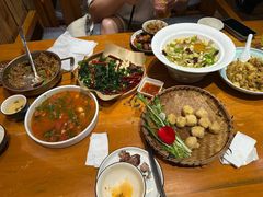 -老滇山寨•云南特色菜•地方菜•民族风情歌舞表演(金碧店)