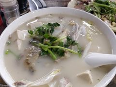 鱼头豆腐汤-阳江河堤老牌曾记美食