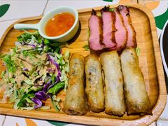 东南亚风味小吃拼盘-越弥越南传统美食馆