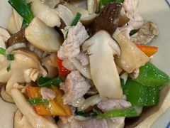 鸡松茸炒肉-妈妈的味道(和顺古镇店)