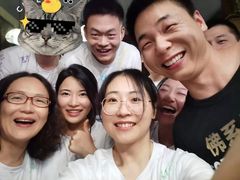 -小草屋轰趴馆别墅派对新场团建家庭聚会