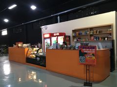 -嘿哟动霸CHUA·新潮玩运动娱乐中心·蹦床滑冰团建乐园