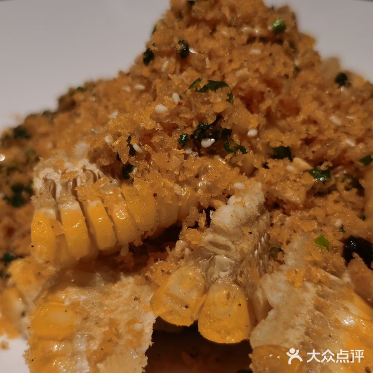 硕大无朋，两个人吃绰绰有余